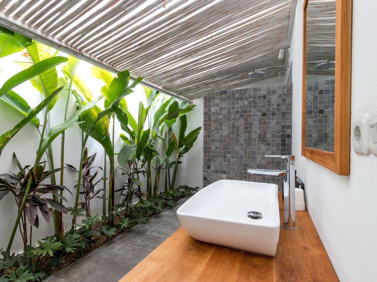 Villa Atmo Seminyak Exteriör bild