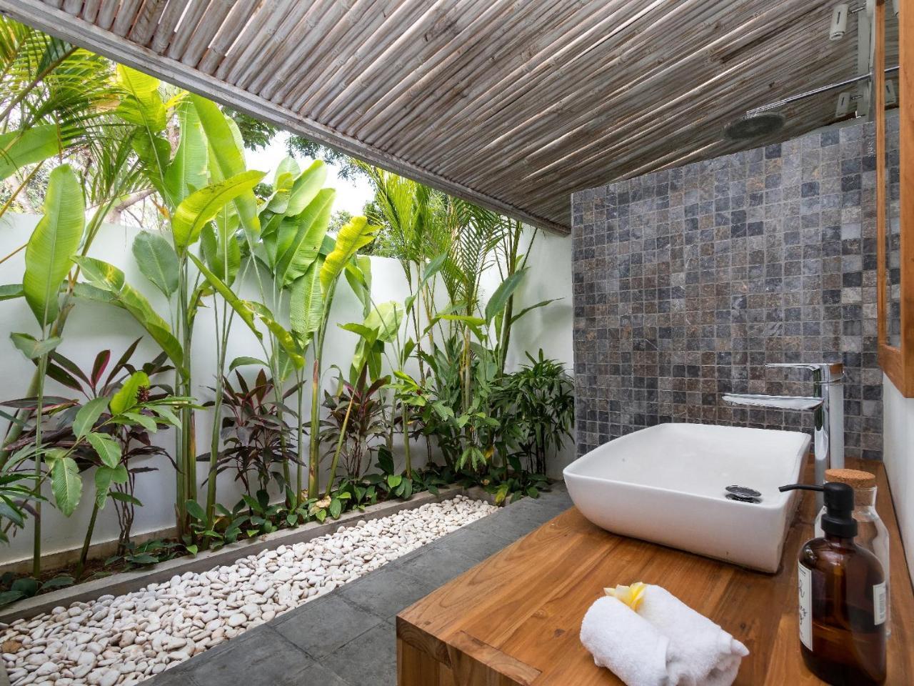 Villa Atmo Seminyak Exteriör bild